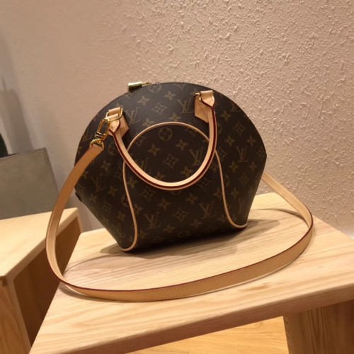 Louis Vuitton Bag M61244 32x15x25cm